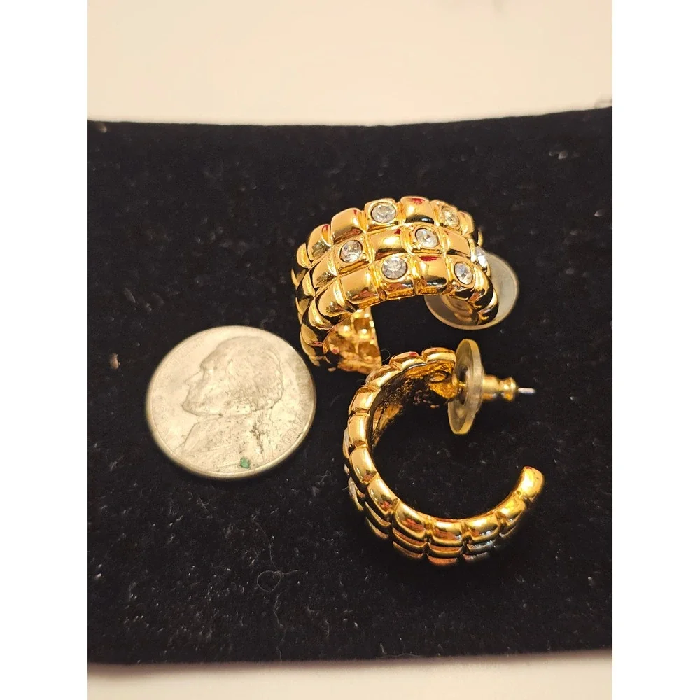 Vintage Gold Tone Quilted Rhinestone Huggie Hoop Earrings Chunky C-Hoops 80s 90s